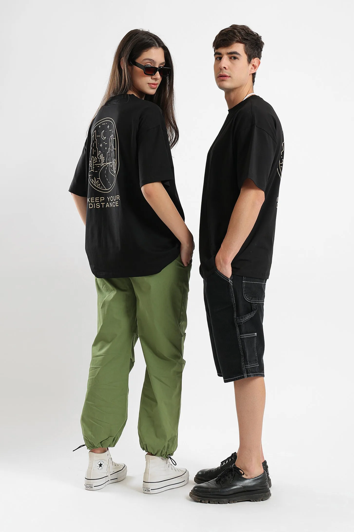KEEP YOUR DISTANCE OVERSIZED UNISEX TEE