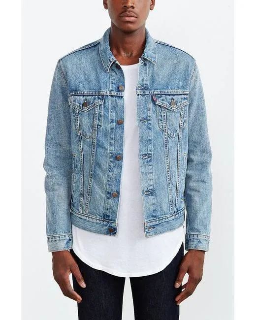 NWT-Levis 'The Trucker' Light Stonewash Jacket - Size L
