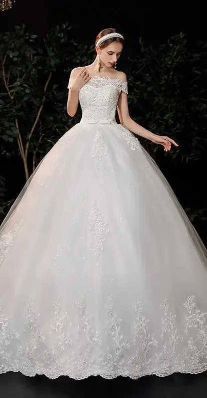 Regal Radiance Wedding Dress